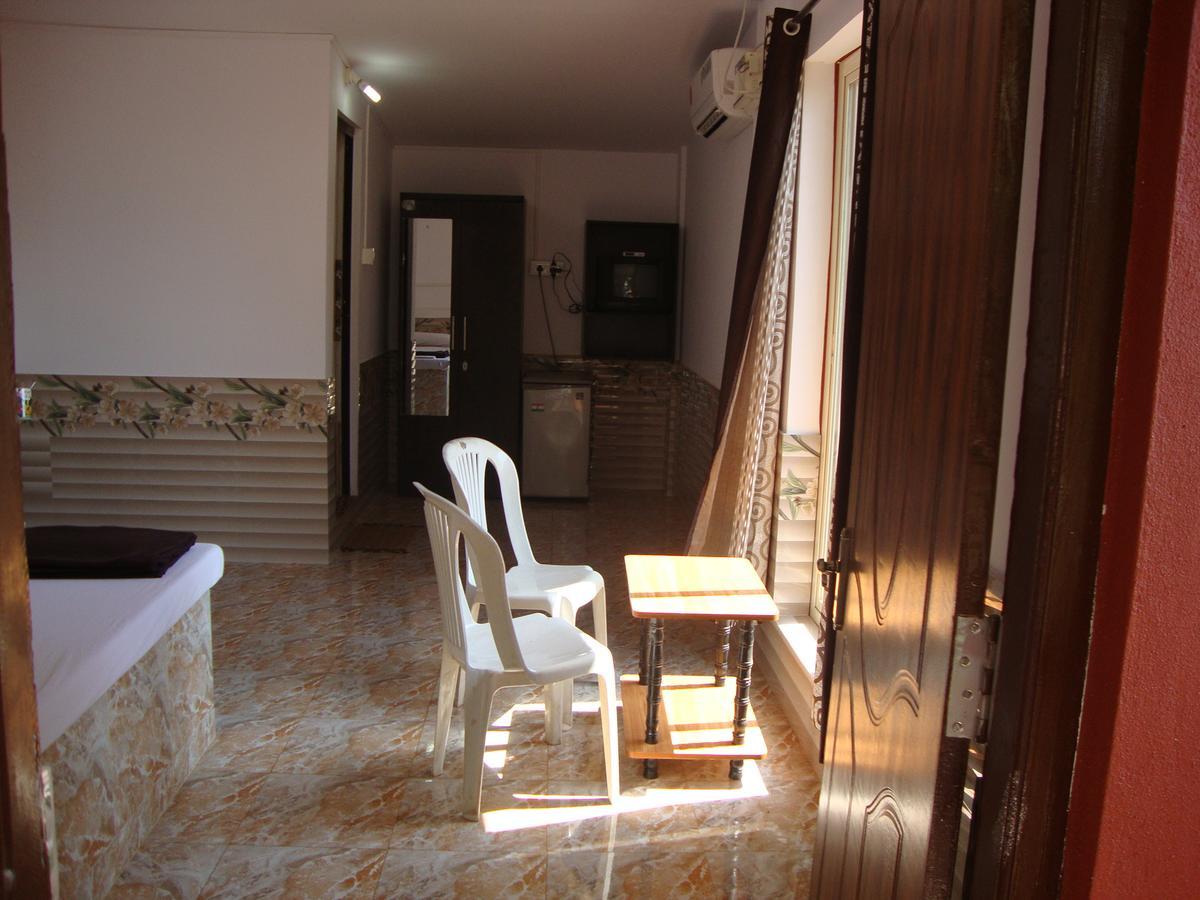 Leon Hide Out Guest House Vasco Da Gama Exterior photo